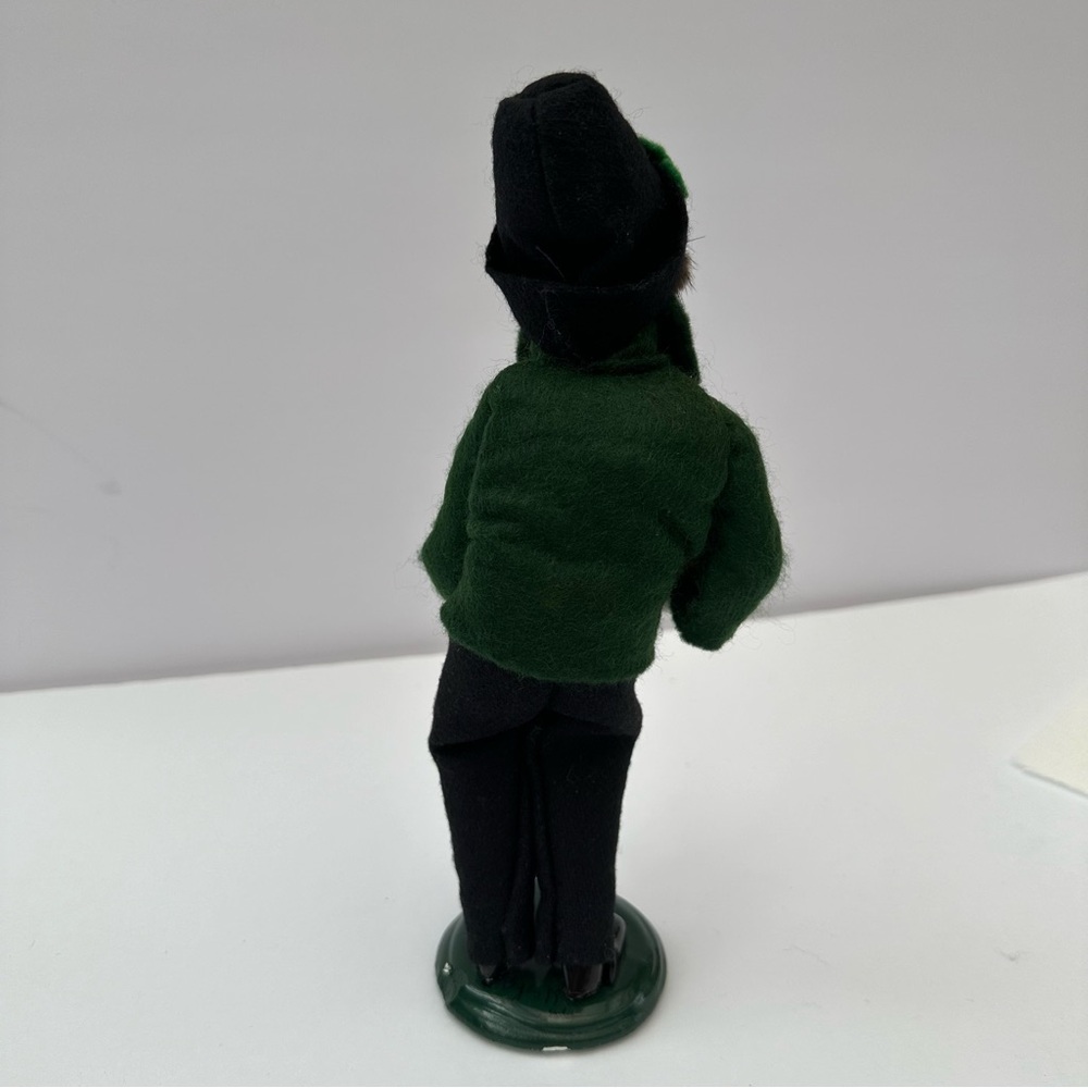 Byers Choice Carolers figurine Child with Fruit 1997 28/100 label - Picture 4 of 5